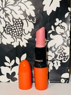 MAC Lazy Day lipstick